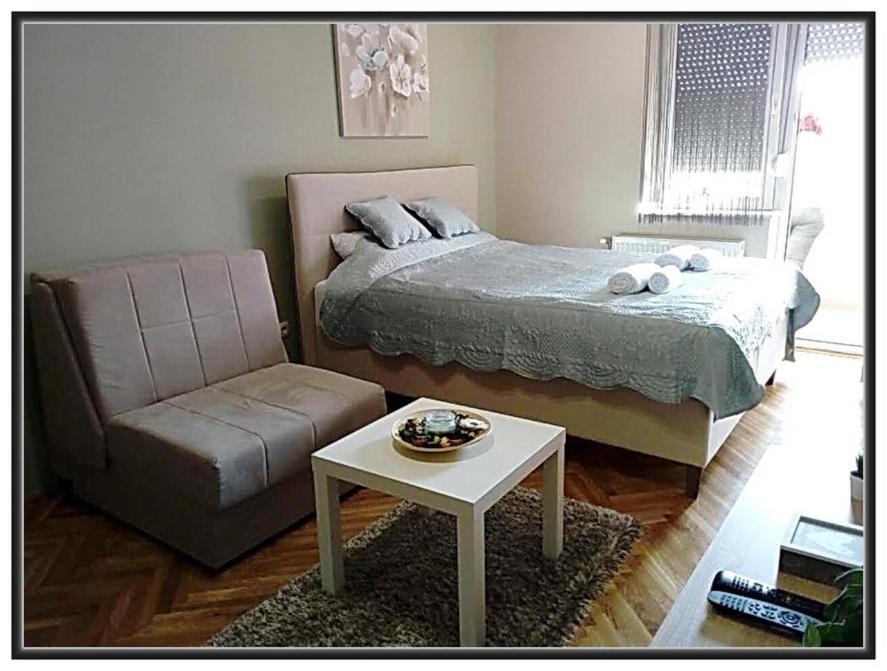 Apartment Libra Novi Sad Esterno foto